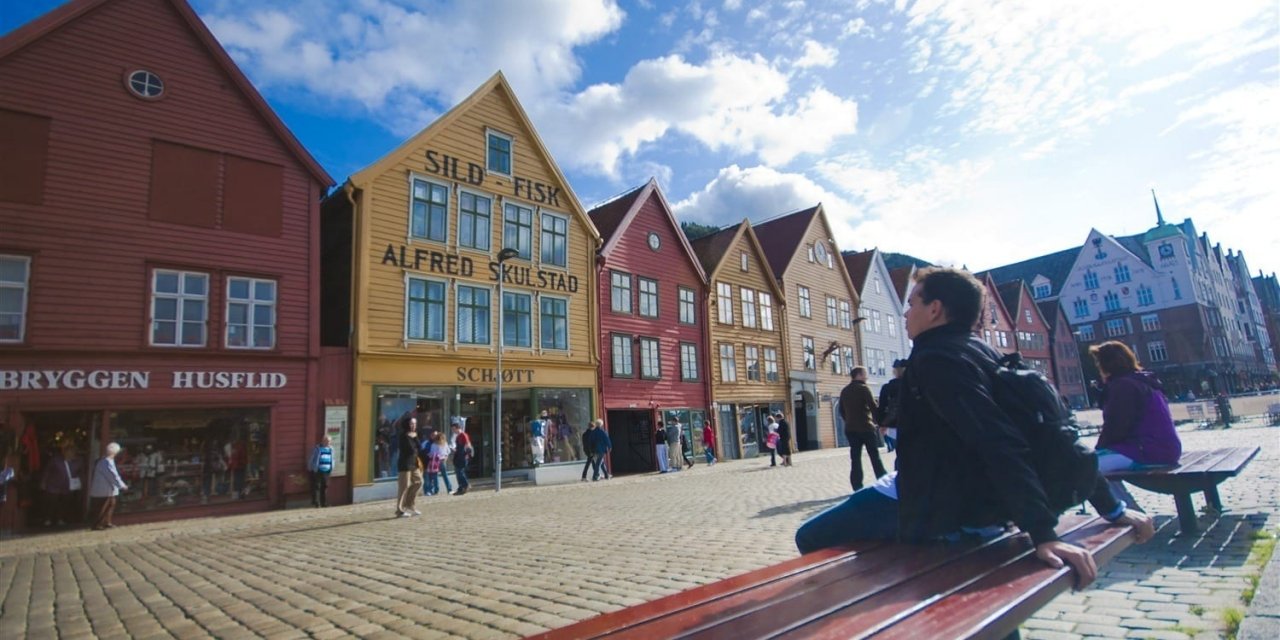 Discover Norway`s highlights and stay at historical hotels 