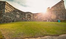 It is a very popular place to go for a picnic in the summer